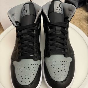 BNIB Jordan Mid Particle Grey